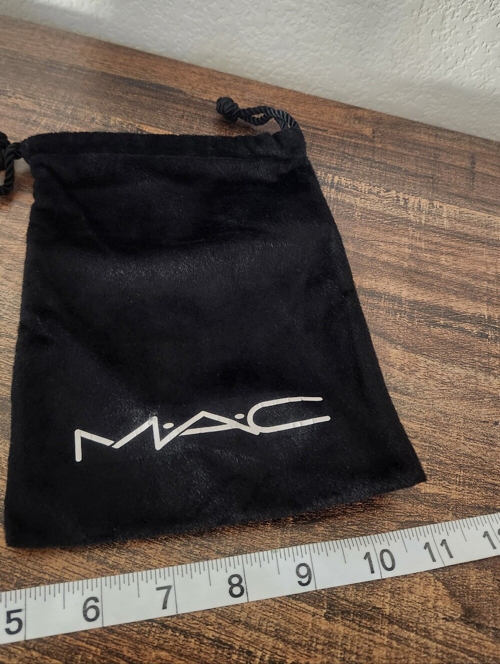 MAC Black Velvet Drawstring Pouch - Picture 4 of 7